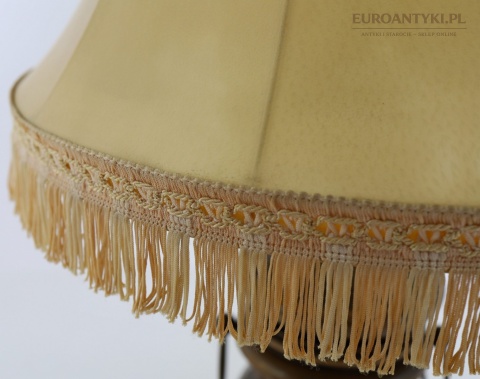 duża lampa retro z frędzlami
