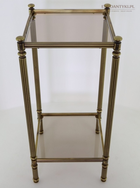 mosiężny stolik retro vintage z przyciemnianymi szybami