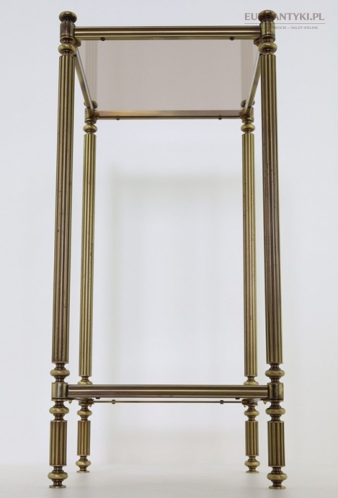 Elegancki stolik boczny z mosiądzu i dymionego szkła