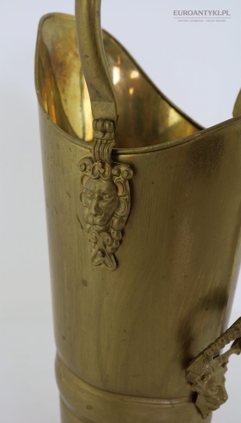 mosiężny kosz dekoracyjny z lwimi maskami