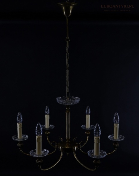 klasyczny żyrandol vintage z kryształami
