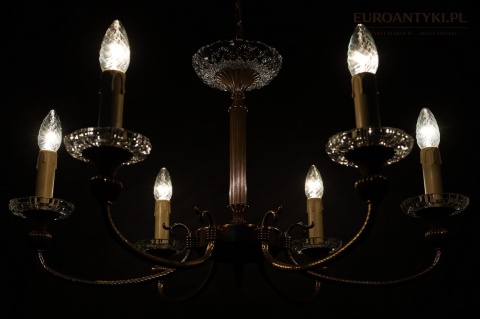 retro żyrandol salonowy