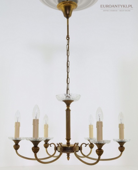 klasyczny żyrandol mosiężny