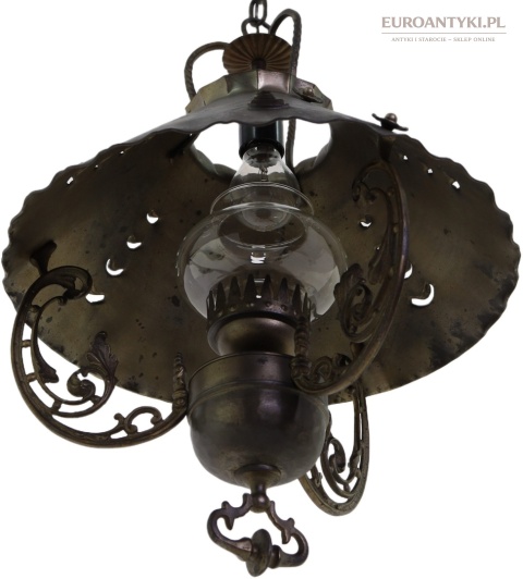 metalowa lampa wisząca z patyną