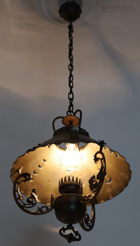 lampa vintage stylizowana na naftową