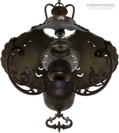 stara lampa z naturalną śniedzią