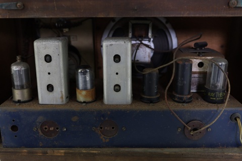 francuskie radio lampowe vintage