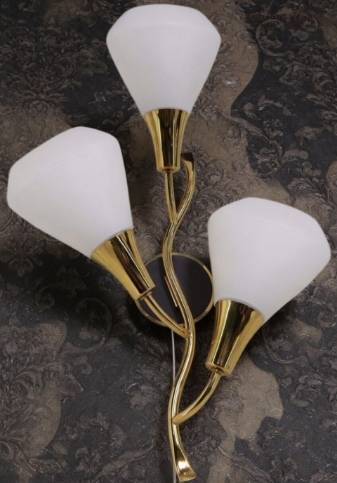 Klasyczny kinkiet mosiężny mid century modern - lampa ścienna w formie kwiatu