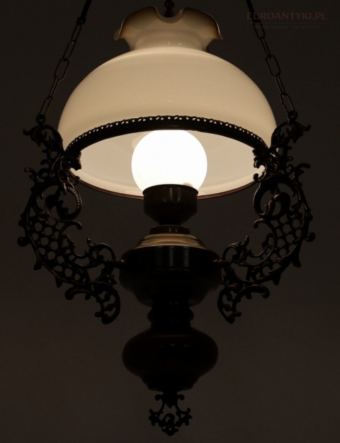 duża lampa rustykalna z mosiądzu i szkła