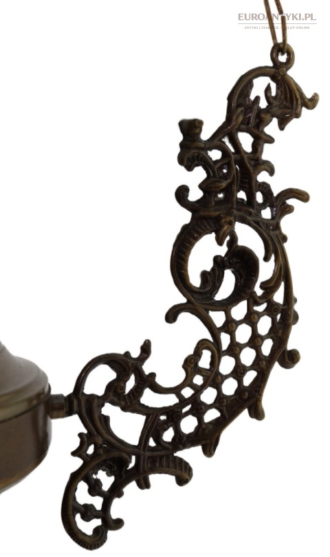 lampa vintage z ozdobnymi elementami metalowymi