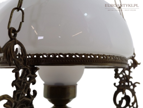 retro lampa wisząca z kloszem mlecznym i kominem