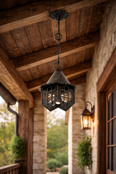 metalowa lampa z kratą vintage