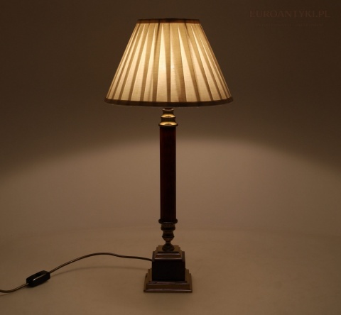 Smukła stylowa lampka gabinetowa vintage z mosiądzu – klasyczna elegancja