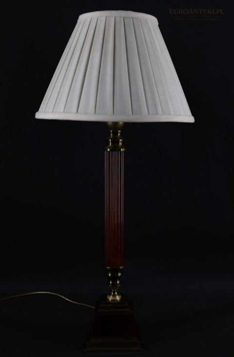 Smukła stylowa lampka gabinetowa vintage z mosiądzu – klasyczna elegancja