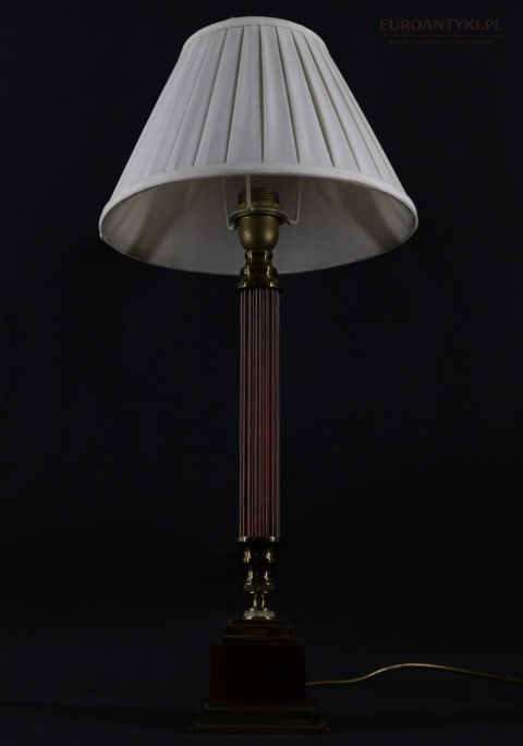 Smukła stylowa lampka gabinetowa vintage z mosiądzu – klasyczna elegancja