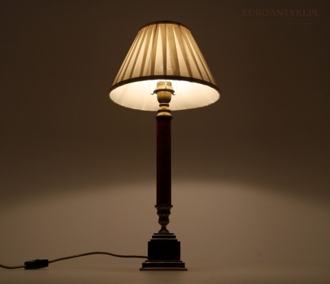 Smukła stylowa lampka gabinetowa vintage z mosiądzu – klasyczna elegancja