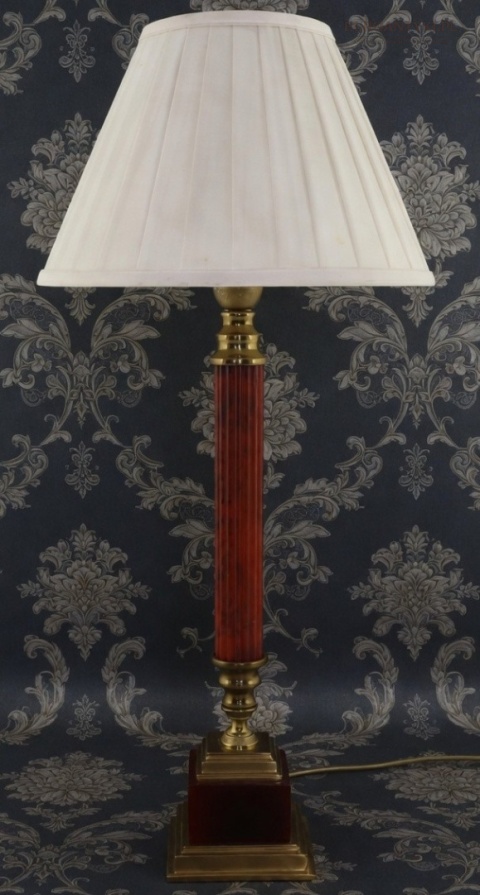Smukła stylowa lampka gabinetowa vintage z mosiądzu – klasyczna elegancja