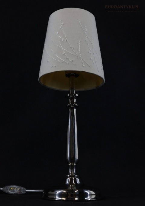 srebrna lampka vintage do sypialni