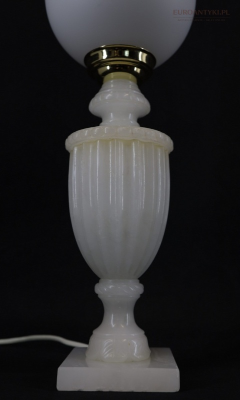stołowe lampy dworkowe marmurowe