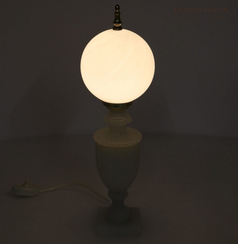 marmurowe lampy dekoracyjne na stolik
