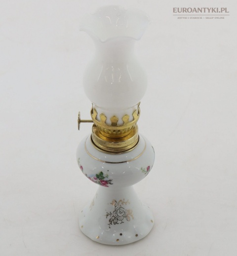 porcelanowa lampka naftowa vintage z różami