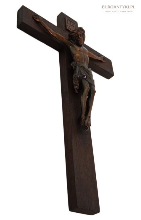 klasyczny krzyż sakralny z Jezusem