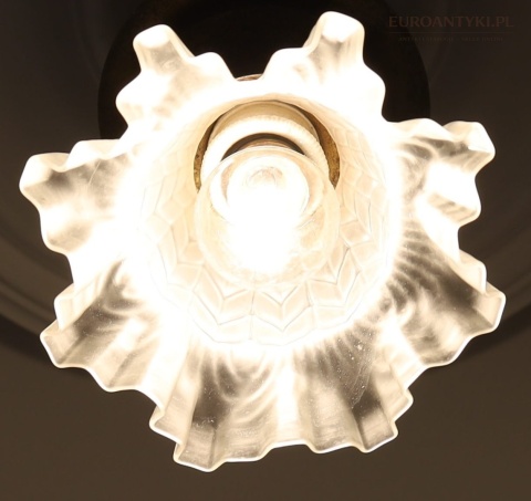 mini antyczna lampa z geometrycznym wzorem klosza