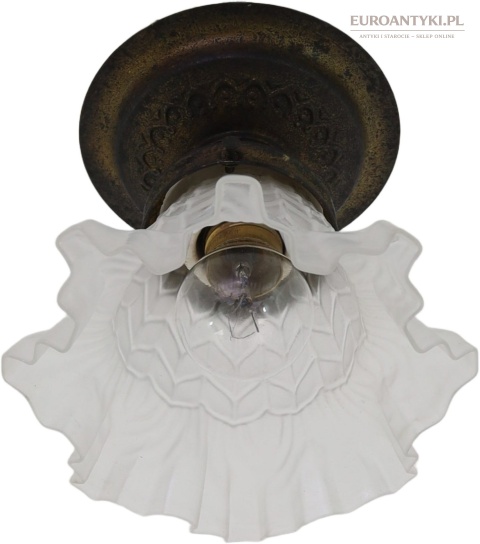 niewielka lampa sufitowa w stylu eklektycznym