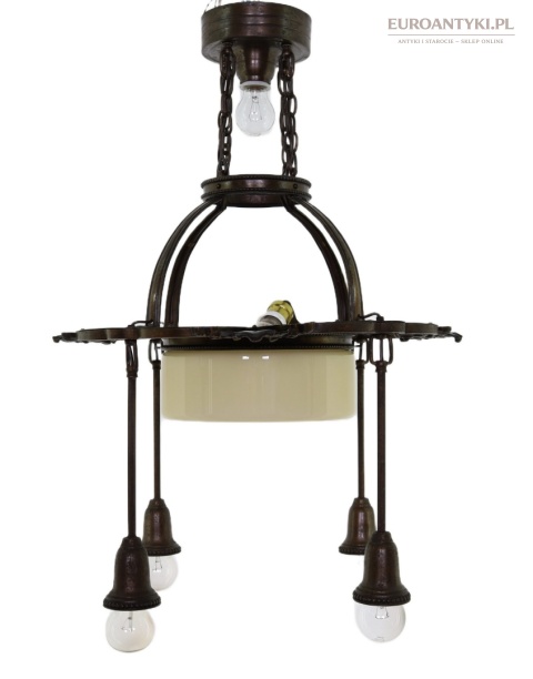 duża stara lampa do wysokiego salonu