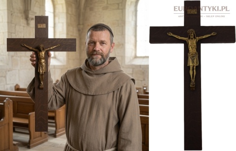 antyczny krzyż do zawieszenia aranżacja zabytkowego kościoła