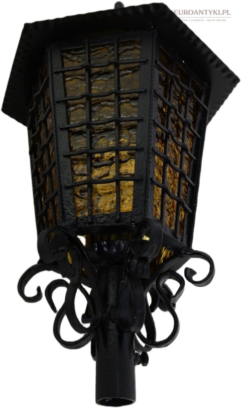 kuta lampa ogrodowa przy furtce