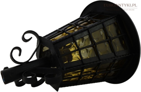 kuta lampa przy furtce ogrodowej