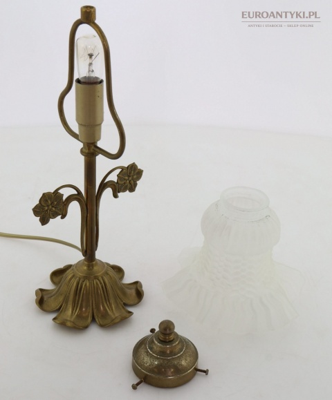 lampka z kwiatowym kloszem vintage