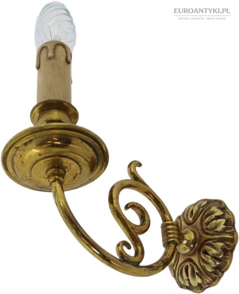 mosiężne lampy ścienne z ozdobnymi gilzami