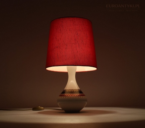 lampa mid century z czerwonym kloszem