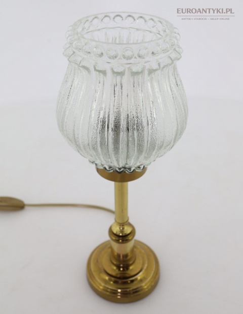 retro lampy stołowe z naturalną patyną