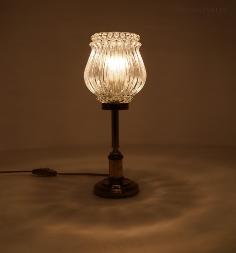 stare lampki z grubymi szklanymi kloszami