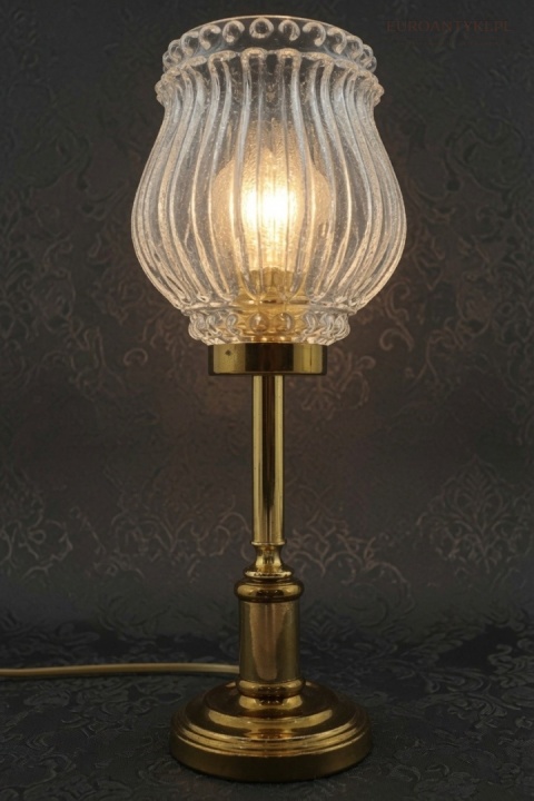 vintage lampy stołowe z naturalną patyną