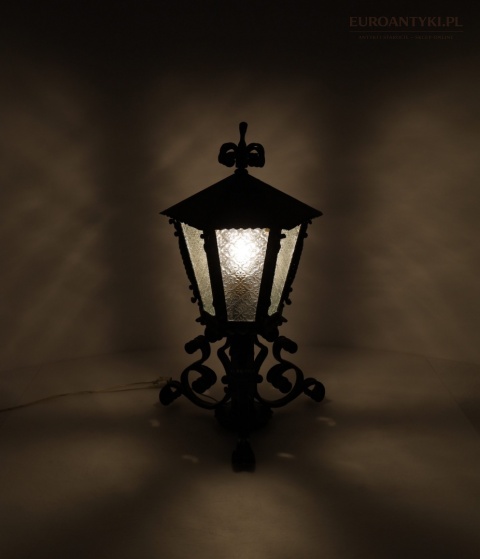 rustykalna lampa zewnętrzna vintage