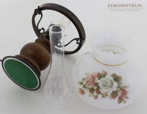 lampka vintage ze szklanym kominem