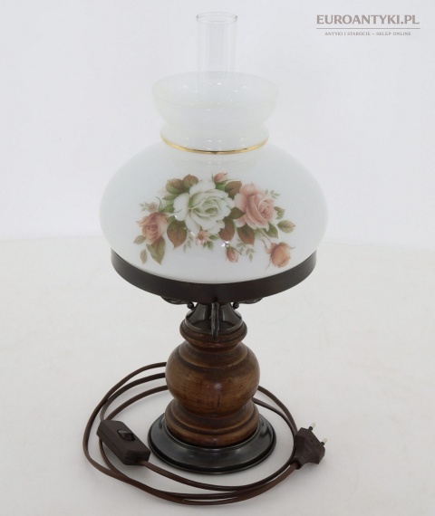 dekoracyjna lampka jak lampa naftowa