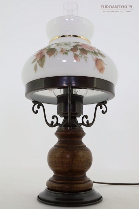 stylowa drewniana lampka stołowa