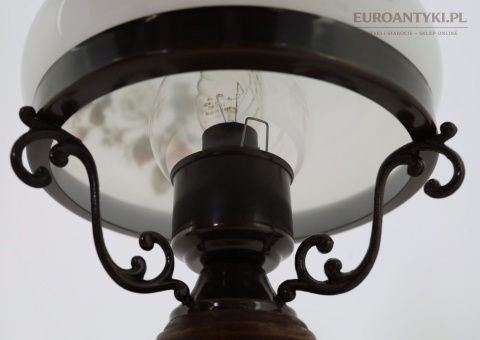 stołowa dekoracyjna lampa retro w kwiaty