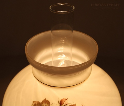 lampka na komodę w stylu vintage