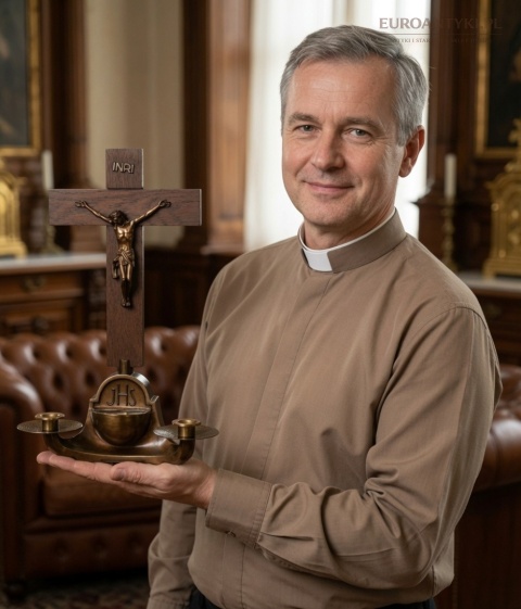 pasyjka stojąca w ciemnobrązowym kolorze