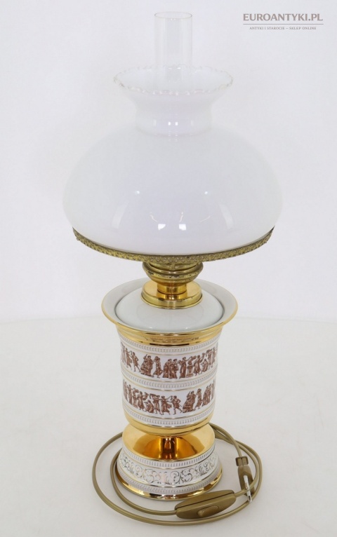 lampa Florentine z ornamentami roślinnymi