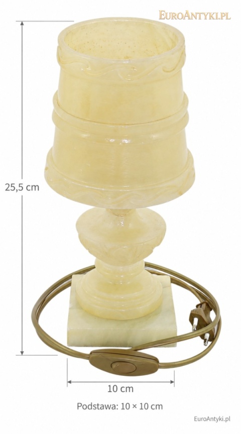 wymiary lampki alabastrowej – wysokość 25,5 cm i podstawa 10 na 10 cm