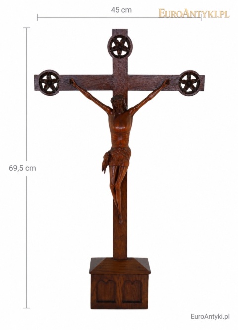 drewniany krzyż z wymiarami: wysokość 69,5 cm i szerokość 45 cm