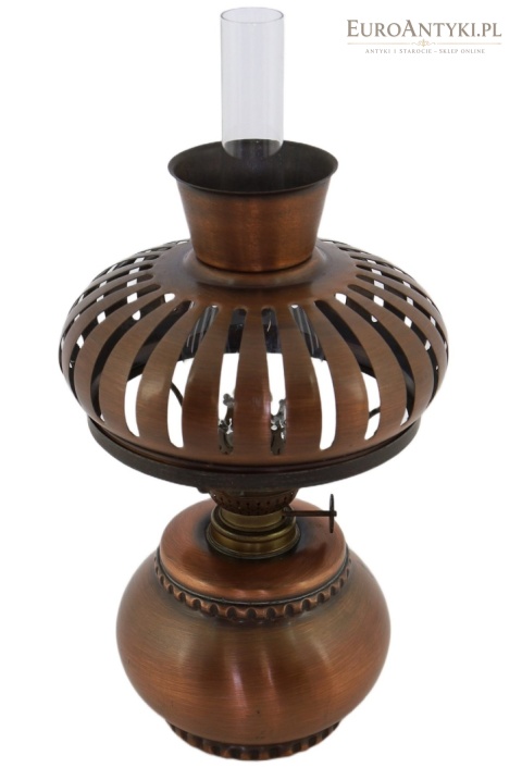 lampa naftowa vintage z blachy miedzianej