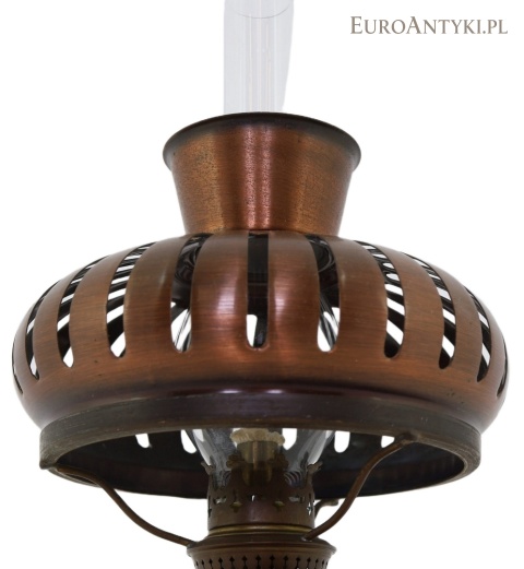 stołowa lampa naftowa vintage do rustykalnego wnętrza